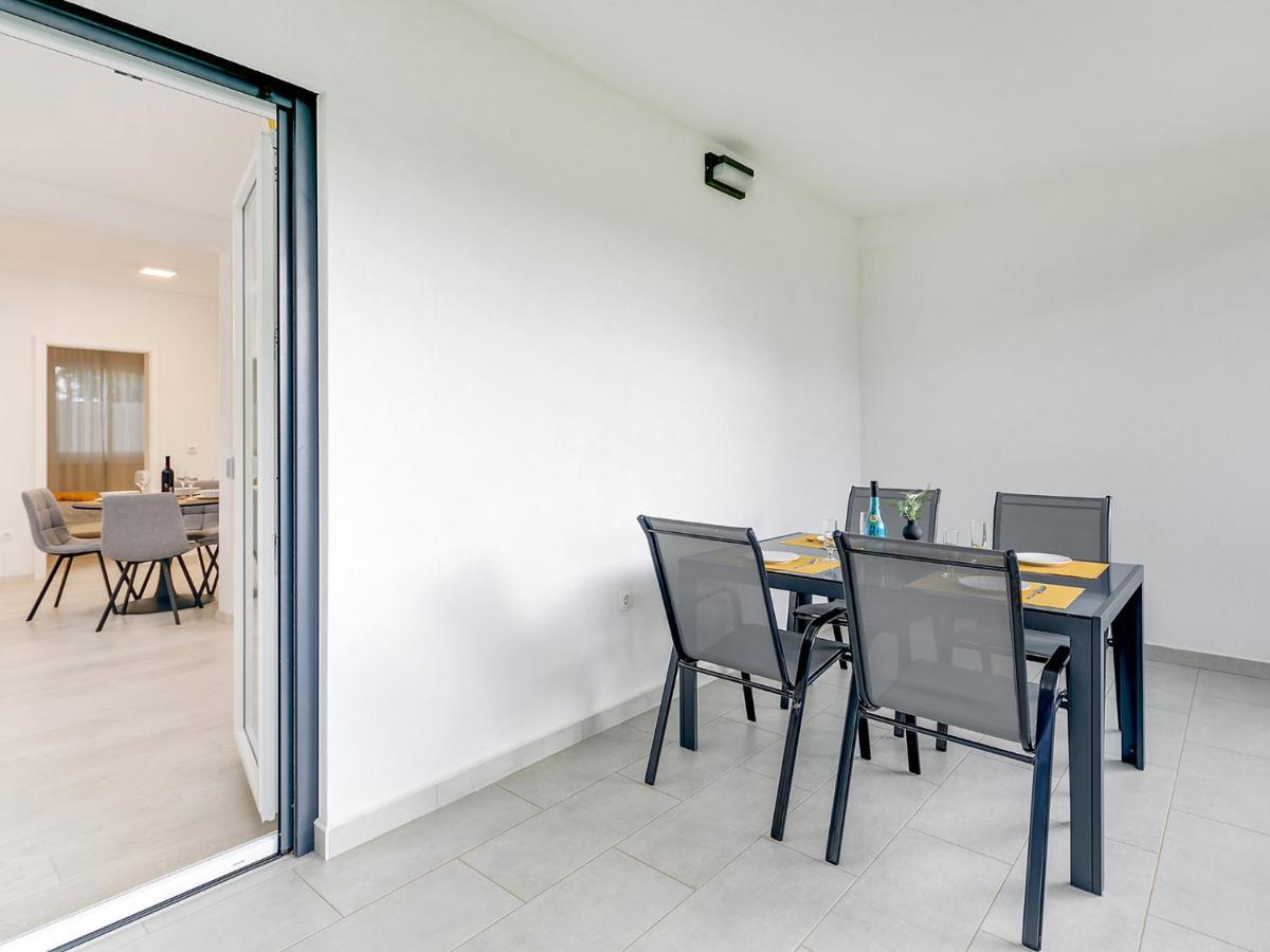 Apartment Aria Porec Bagian luar foto