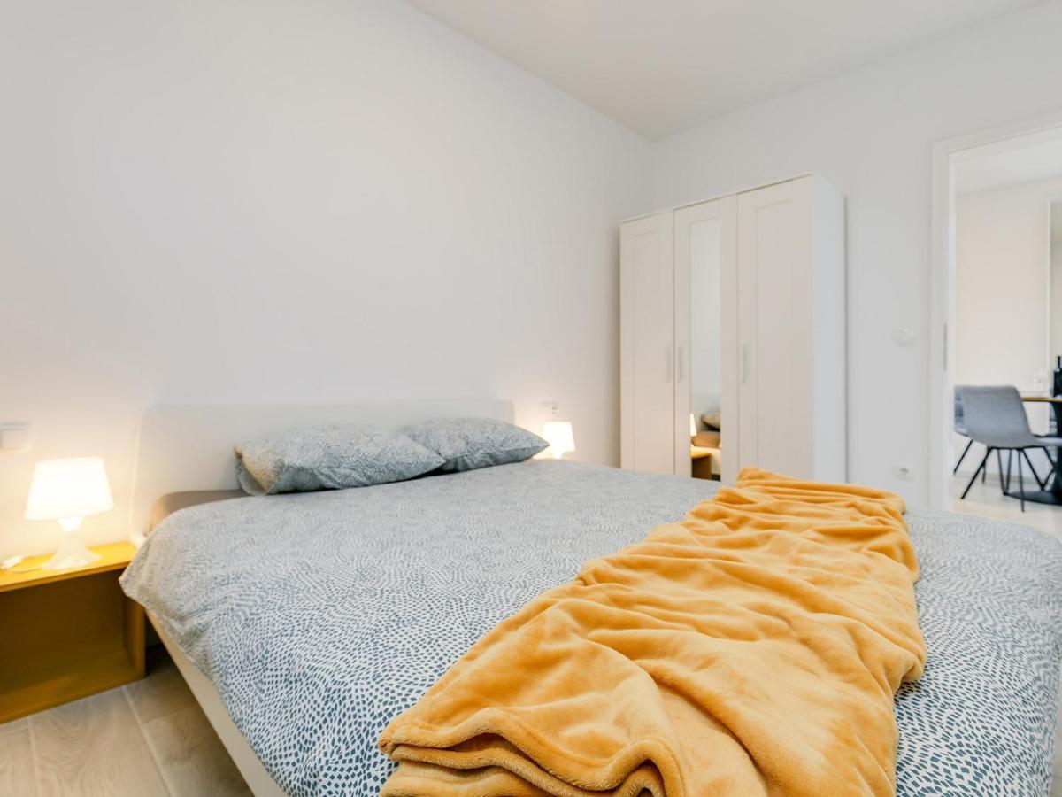 Apartment Aria Porec Bagian luar foto
